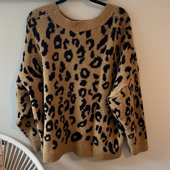 Cheetah print sweater - Picture 2 of 3